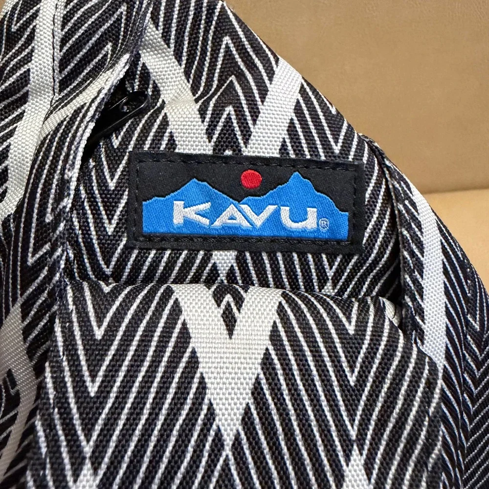 KAVU Rope Bag Black White Geometric Chevron Sling Backpack Crossbody Bag
